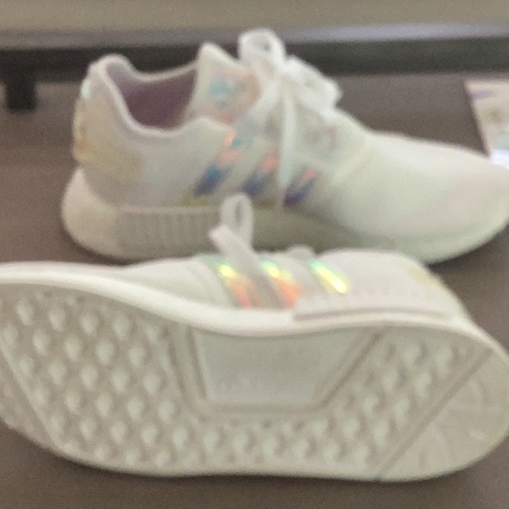 Adidas White Sneakers with Streamlined Silhouette and Sock-Like Fit - Picture 3 of 4